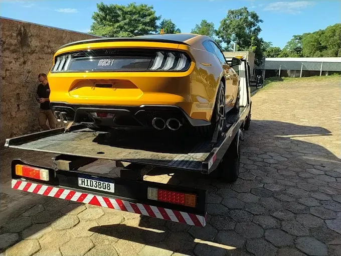 Remoção de carro esportivo com guincho plataforma em Presidente Prudente